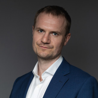 Stephen Roberts Headshot